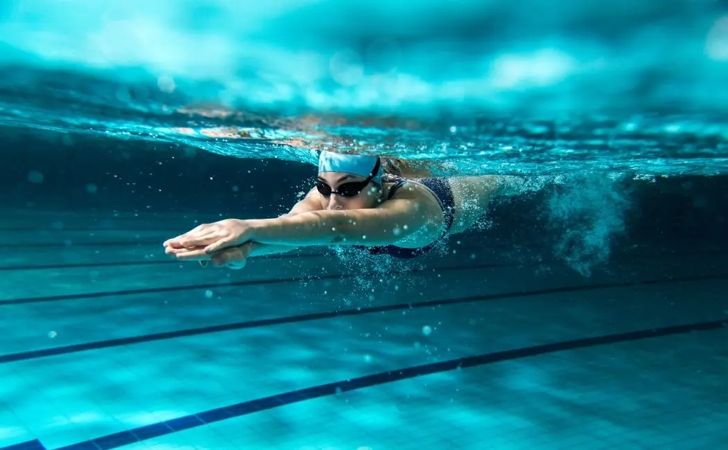 Jak wybrać najlepszy sprzęt pływacki do swoich potrzeb?