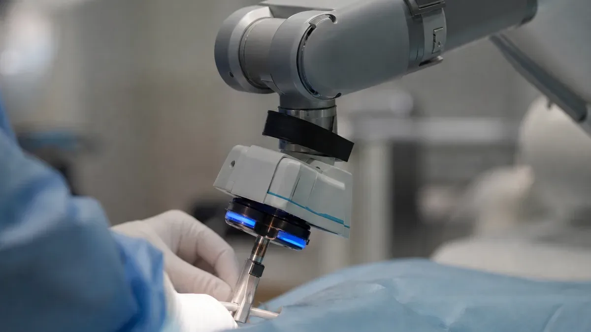Siedem sal operacyjnych we Włocławku. Jedna połączy chirurgię i roboty