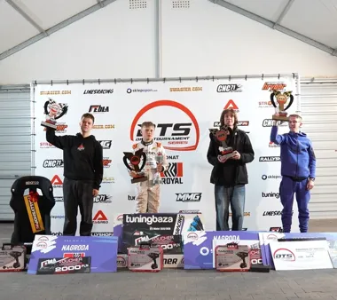 Obraz do artykułu: Borys Piotrowski z Włocławka sięgnął po podium w zimowej serii driftu