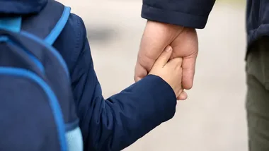 Pierwszy dzwonek w pięciu szkołach. Uczniowie wrócili do nauki