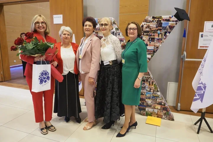 Na Słodowie otwarto Aleję Seniorów z okazji 10 lat Medycznego Uniwersytetu Trzeciego Wieku