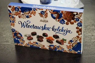 Czekoladki w fajansowym opakowaniu trafią do sprzedaży we Włocławku