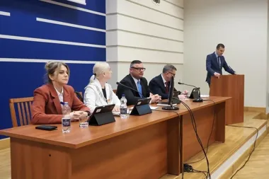 Rada Miasta zdecyduje o strategii, mieszkaniach i miejskich opłatach