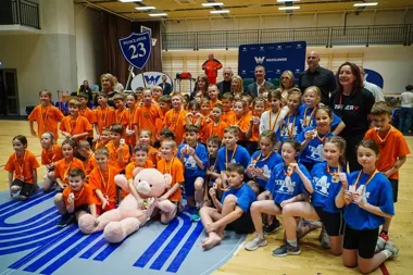 Finał „Białego Misia” sprowadzi do hali najmłodsze szkolne drużyny