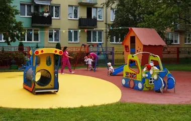 Nowy plac zabaw przy żłobku na Zazamczu i kolejne pieniądze na najmłodszych