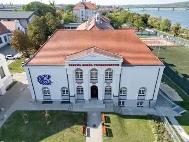 Młodzi poznają rynki pracy podczas Wiosennych Targów w Zespole Szkół Technicznych