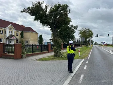 Więcej patroli przy szkołach we Włocławku. Akcja potrwa cały wrzesień