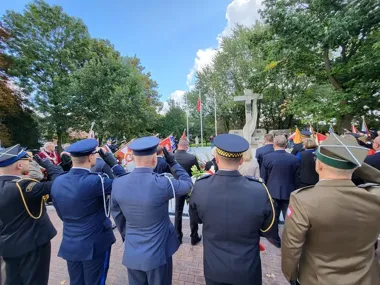 87. rocznica agresji sowieckiej - służby i mieszkańcy oddali hołd
