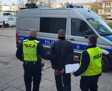 Brak pasów ujawnił narkotyki i nakaz aresztowania kierowcy