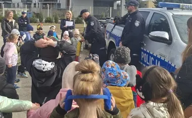 Przedszkolaki z Modzerowa weszły do policyjnego zaplecza we Włocławku