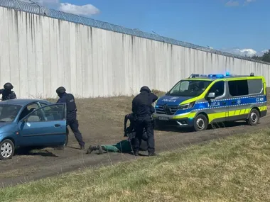 Dron nad więzieniem i błyskawiczna reakcja służb we Włocławku