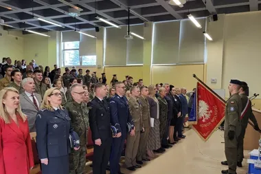 Mundur jeszcze w szkole - we Włocławku kadetów czeka teraz matura