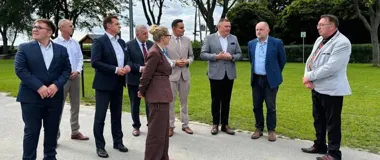 Od stref przemysłowych po park kulturowy. Marszałek oglądał inwestycje powiatu