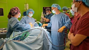 Robot chirurgiczny wszedł do gry. Pierwszy taki zabieg we Włocławku już za nami